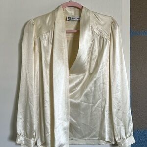 Albert Nipón silky cream blouse